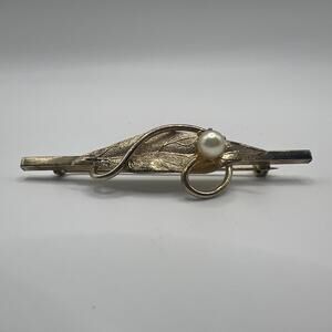 Vtg bar style Leaf & Vine brooch pinback with Pearl-gold tone-2.75"-barrel clasp
